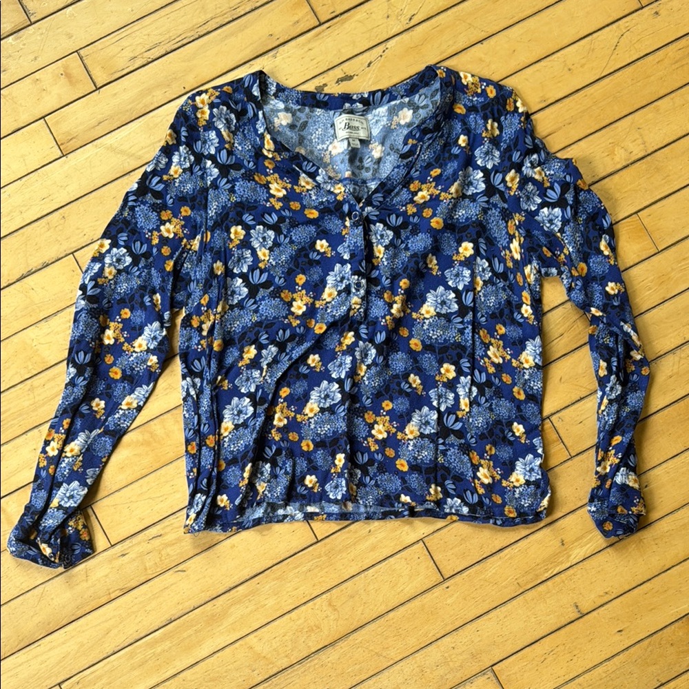 G.H. Bass & Co. Blue Floral Blouse with Long Sleeves